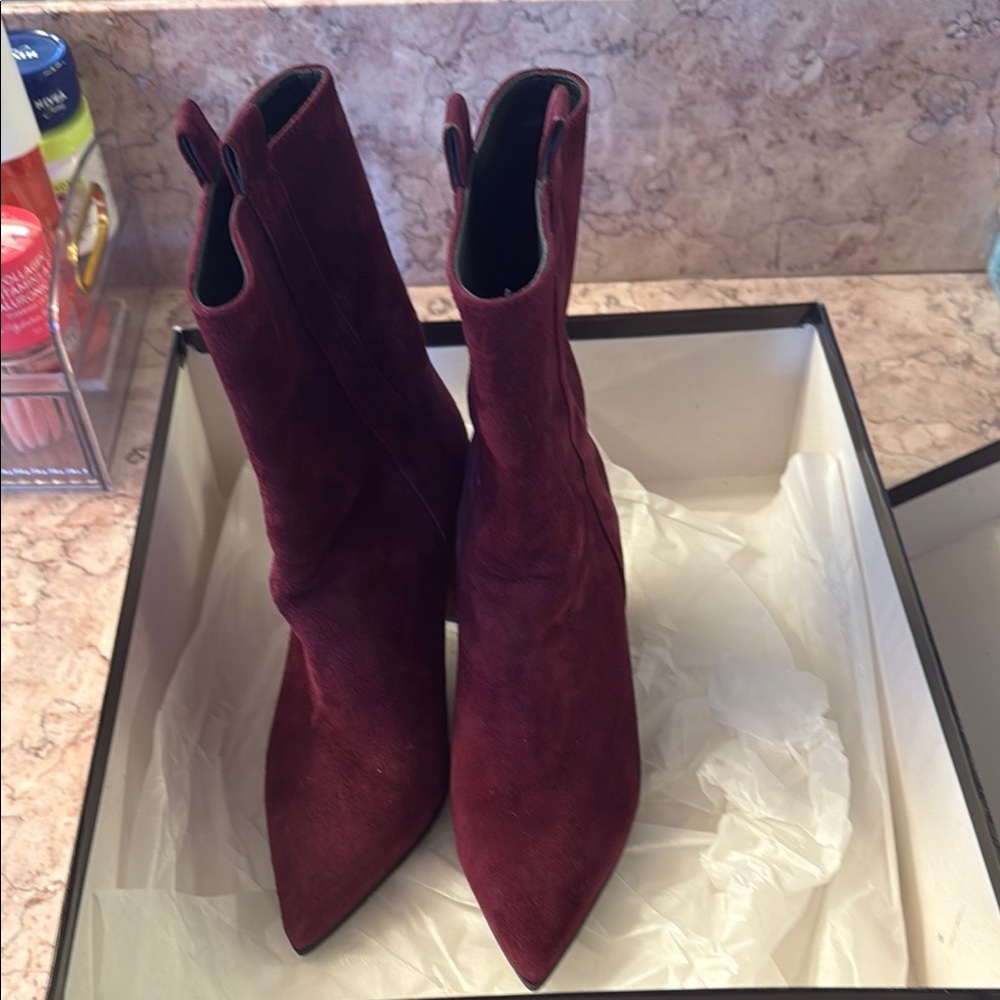Elegant Burgundy Women's Boots